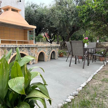 Villa Lina'S Amazing House In Ialysos à Ixia  Extérieur photo